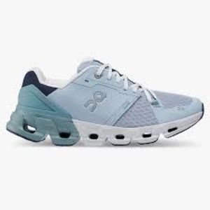 On Cloud ON Women’s Cloudflyer Sz 9